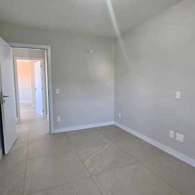 Cobertura com 183m², 3 quartos (sendo 1 suíte), 2 garagens, no bairro João Paulo em Florianópolis