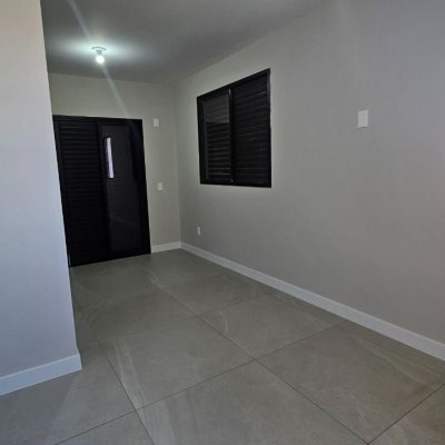 Cobertura com 183m², 3 quartos (sendo 1 suíte), 2 garagens, no bairro João Paulo em Florianópolis