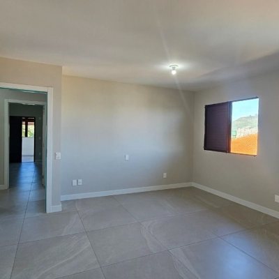 Cobertura com 183m², 3 quartos (sendo 1 suíte), 2 garagens, no bairro João Paulo em Florianópolis