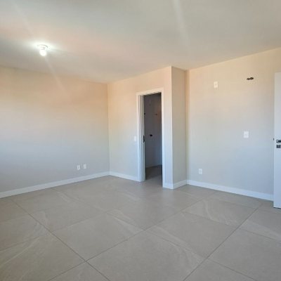 Cobertura com 183m², 3 quartos (sendo 1 suíte), 2 garagens, no bairro João Paulo em Florianópolis