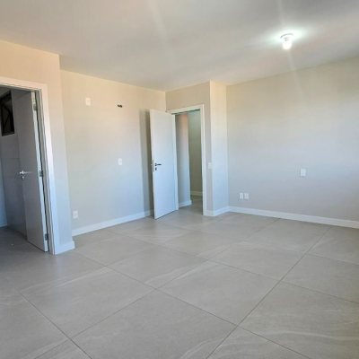 Cobertura com 183m², 3 quartos (sendo 1 suíte), 2 garagens, no bairro João Paulo em Florianópolis