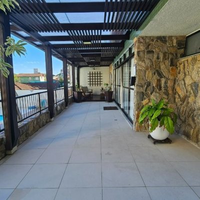 Cobertura com 183m², 3 quartos (sendo 1 suíte), 2 garagens, no bairro João Paulo em Florianópolis