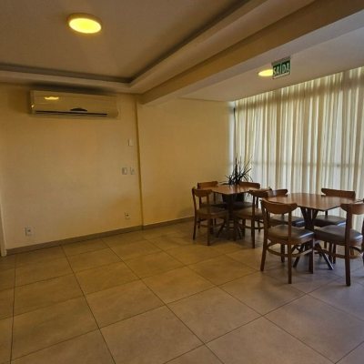Cobertura com 183m², 3 quartos (sendo 1 suíte), 2 garagens, no bairro João Paulo em Florianópolis
