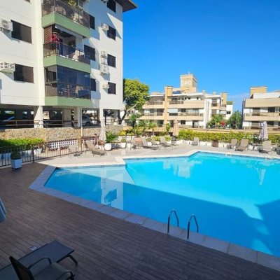 Cobertura com 183m², 3 quartos (sendo 1 suíte), 2 garagens, no bairro João Paulo em Florianópolis