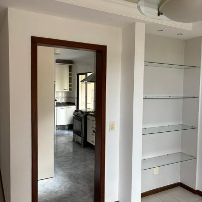 Cobertura com 223m², 3 quartos, 1 suíte, 2 garagens, no bairro João Paulo em Florianópolis