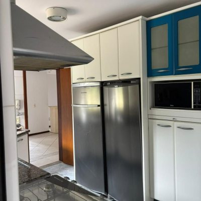 Cobertura com 223m², 3 quartos, 1 suíte, 2 garagens, no bairro João Paulo em Florianópolis