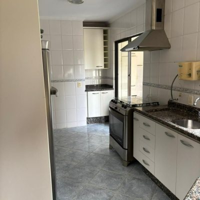 Cobertura com 223m², 3 quartos, 1 suíte, 2 garagens, no bairro João Paulo em Florianópolis