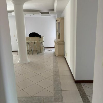 Cobertura com 223m², 3 quartos, 1 suíte, 2 garagens, no bairro João Paulo em Florianópolis
