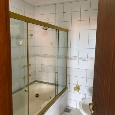 Cobertura com 223m², 3 quartos, 1 suíte, 2 garagens, no bairro João Paulo em Florianópolis