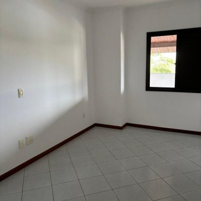 Cobertura com 223m², 3 quartos, 1 suíte, 2 garagens, no bairro João Paulo em Florianópolis