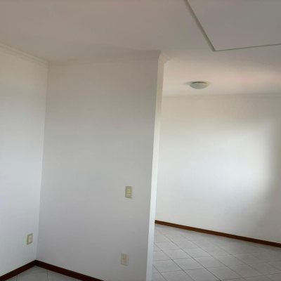 Cobertura com 223m², 3 quartos, 1 suíte, 2 garagens, no bairro João Paulo em Florianópolis