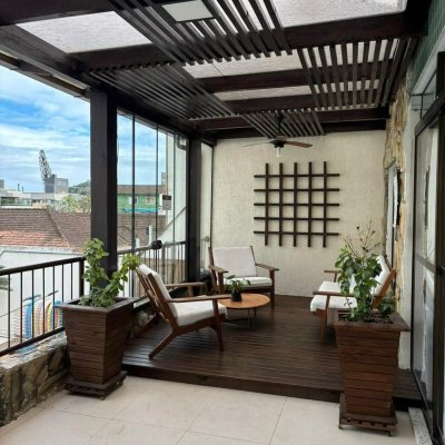 Cobertura com 223m², 3 quartos, 1 suíte, 2 garagens, no bairro João Paulo em Florianópolis