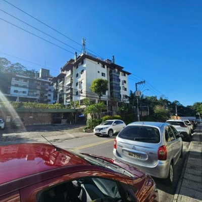 Cobertura com 183m², 3 quartos (sendo 1 suíte), 2 garagens, no bairro João Paulo em Florianópolis