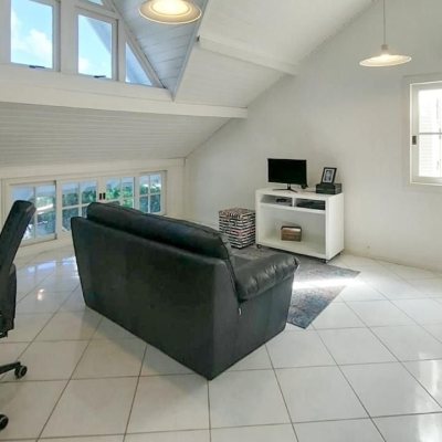 Casa Residencial com 265m², 4 quartos, 2 suítes, 2 garagens, no bairro Campeche em Florianópolis