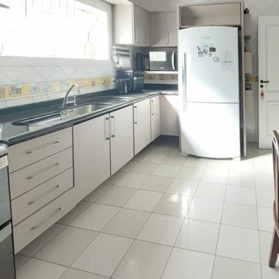 Casa Residencial com 265m², 4 quartos, 2 suítes, 2 garagens, no bairro Campeche em Florianópolis