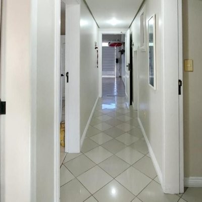 Casa Residencial com 265m², 4 quartos, 2 suítes, 2 garagens, no bairro Campeche em Florianópolis