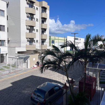 Apartamentos com 54m², 2 quartos, 1 garagem, no bairro Roçado em São José