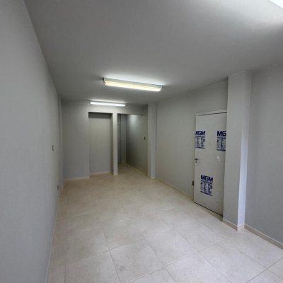 Sala com 37m², no bairro Centro em Florianópolis