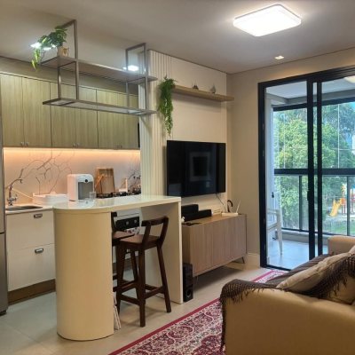 Apartamentos com 68m², 2 quartos, 1 suíte, 1 garagem, no bairro Trindade em Florianópolis