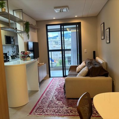 Apartamentos com 68m², 2 quartos, 1 suíte, 1 garagem, no bairro Trindade em Florianópolis