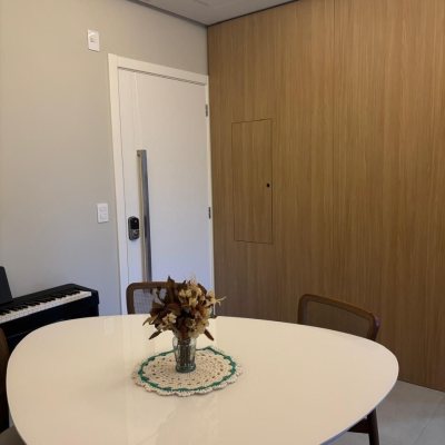 Apartamentos com 68m², 2 quartos, 1 suíte, 1 garagem, no bairro Trindade em Florianópolis