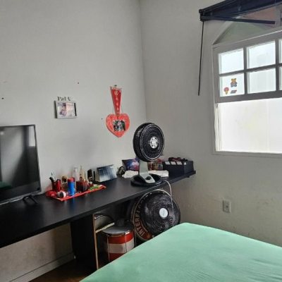 Casa Residencial com 200m², 4 quartos (sendo 10 suítes), 3 garagens, no bairro Capoeiras em Florianópolis