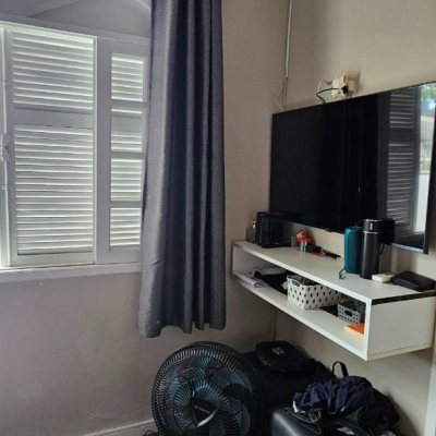 Casa Residencial com 200m², 4 quartos (sendo 10 suítes), 3 garagens, no bairro Capoeiras em Florianópolis