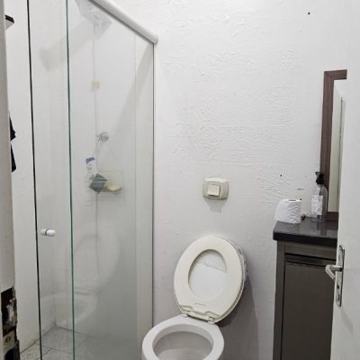 Casa Residencial com 200m², 4 quartos (sendo 10 suítes), 3 garagens, no bairro Capoeiras em Florianópolis