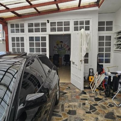 Casa Residencial com 200m², 4 quartos (sendo 10 suítes), 3 garagens, no bairro Capoeiras em Florianópolis