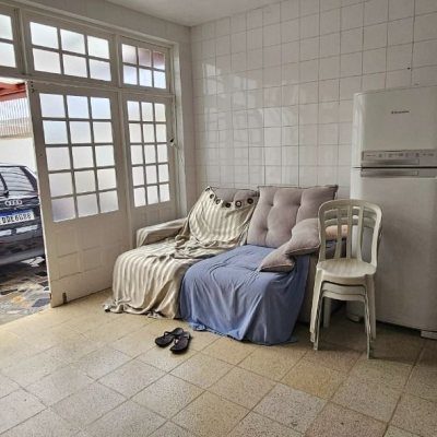 Casa Residencial com 200m², 4 quartos (sendo 10 suítes), 3 garagens, no bairro Capoeiras em Florianópolis