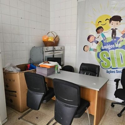 Casa Residencial com 200m², 4 quartos (sendo 10 suítes), 3 garagens, no bairro Capoeiras em Florianópolis