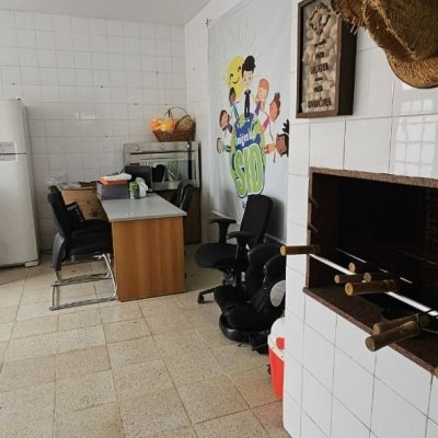 Casa Residencial com 200m², 4 quartos (sendo 10 suítes), 3 garagens, no bairro Capoeiras em Florianópolis