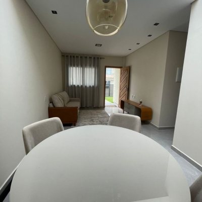 Casa Residencial com 63m², 2 quartos, 1 suíte, 1 garagem, no bairro Ingleses do Rio Vermelho em Florianópolis