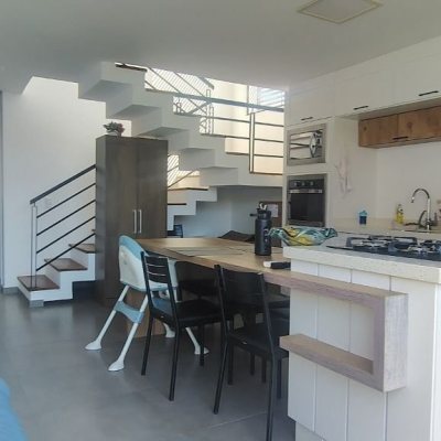 Casa Residencial com 164m², 3 quartos, 2 suítes, 2 garagens, no bairro Ingleses do Rio Vermelho em Florianópolis