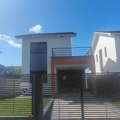 Casa Residencial com 164m², 3 quartos, 2 suítes, 2 garagens, no bairro Ingleses do Rio Vermelho em Florianópolis