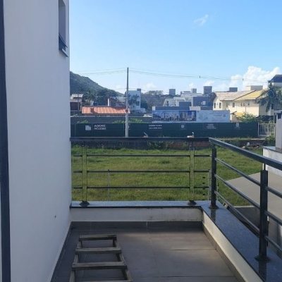 Casa Residencial com 164m², 3 quartos, 2 suítes, 2 garagens, no bairro Ingleses do Rio Vermelho em Florianópolis