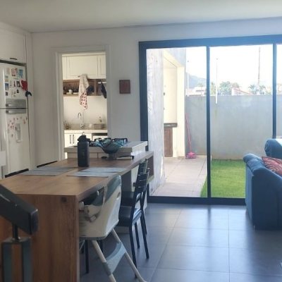 Casa Residencial com 164m², 3 quartos, 2 suítes, 2 garagens, no bairro Ingleses do Rio Vermelho em Florianópolis