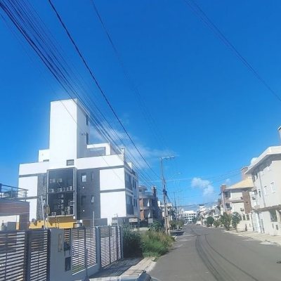 Casa Residencial com 164m², 3 quartos, 2 suítes, 2 garagens, no bairro Ingleses do Rio Vermelho em Florianópolis