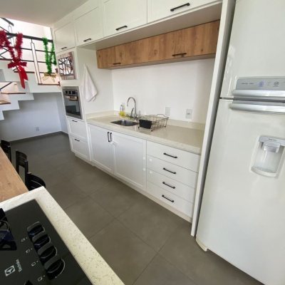 Casa Residencial com 164m², 3 quartos, 2 suítes, 2 garagens, no bairro Ingleses do Rio Vermelho em Florianópolis