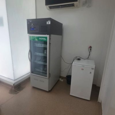 Loja com 680m², 9 garagens, no bairro Estreito em Florianópolis