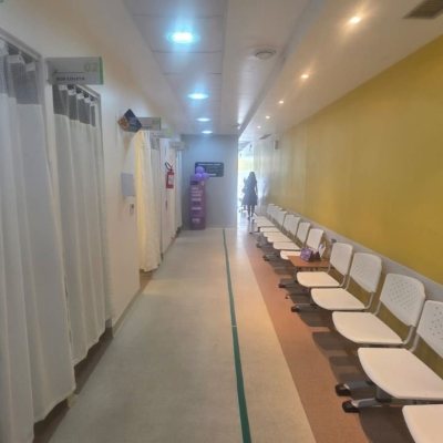 Loja com 680m², 9 garagens, no bairro Estreito em Florianópolis