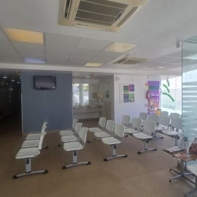 Loja com 680m², 9 garagens, no bairro Estreito em Florianópolis