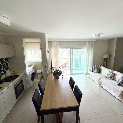 Studio Residencial com 52m², 1 quarto, 2 garagens, no bairro Centro em Florianópolis