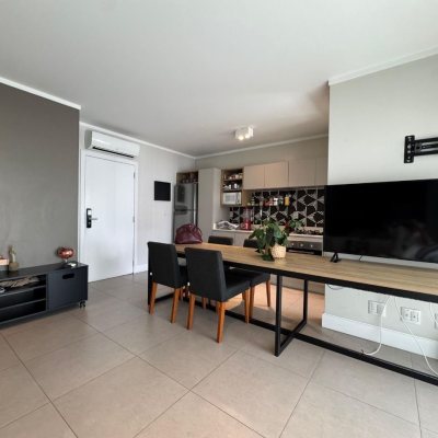 Studio Residencial com 52m², 1 quarto, 2 garagens, no bairro Centro em Florianópolis