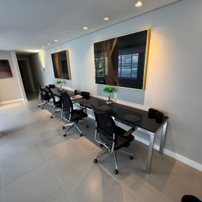 Studio Residencial com 52m², 1 quarto, 2 garagens, no bairro Centro em Florianópolis