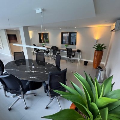 Studio Residencial com 52m², 1 quarto, 2 garagens, no bairro Centro em Florianópolis