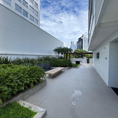 Studio Residencial com 52m², 1 quarto, 2 garagens, no bairro Centro em Florianópolis