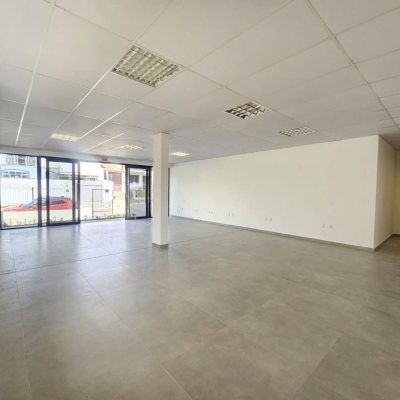 Predio com 414m², 8 garagens, no bairro Jardim Atlântico em Florianópolis