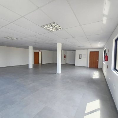 Predio com 414m², 8 garagens, no bairro Jardim Atlântico em Florianópolis