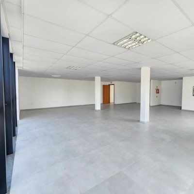 Predio com 414m², 8 garagens, no bairro Jardim Atlântico em Florianópolis